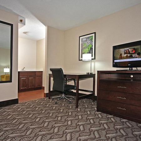 La Quinta By Wyndham Springfield Otel Dış mekan fotoğraf