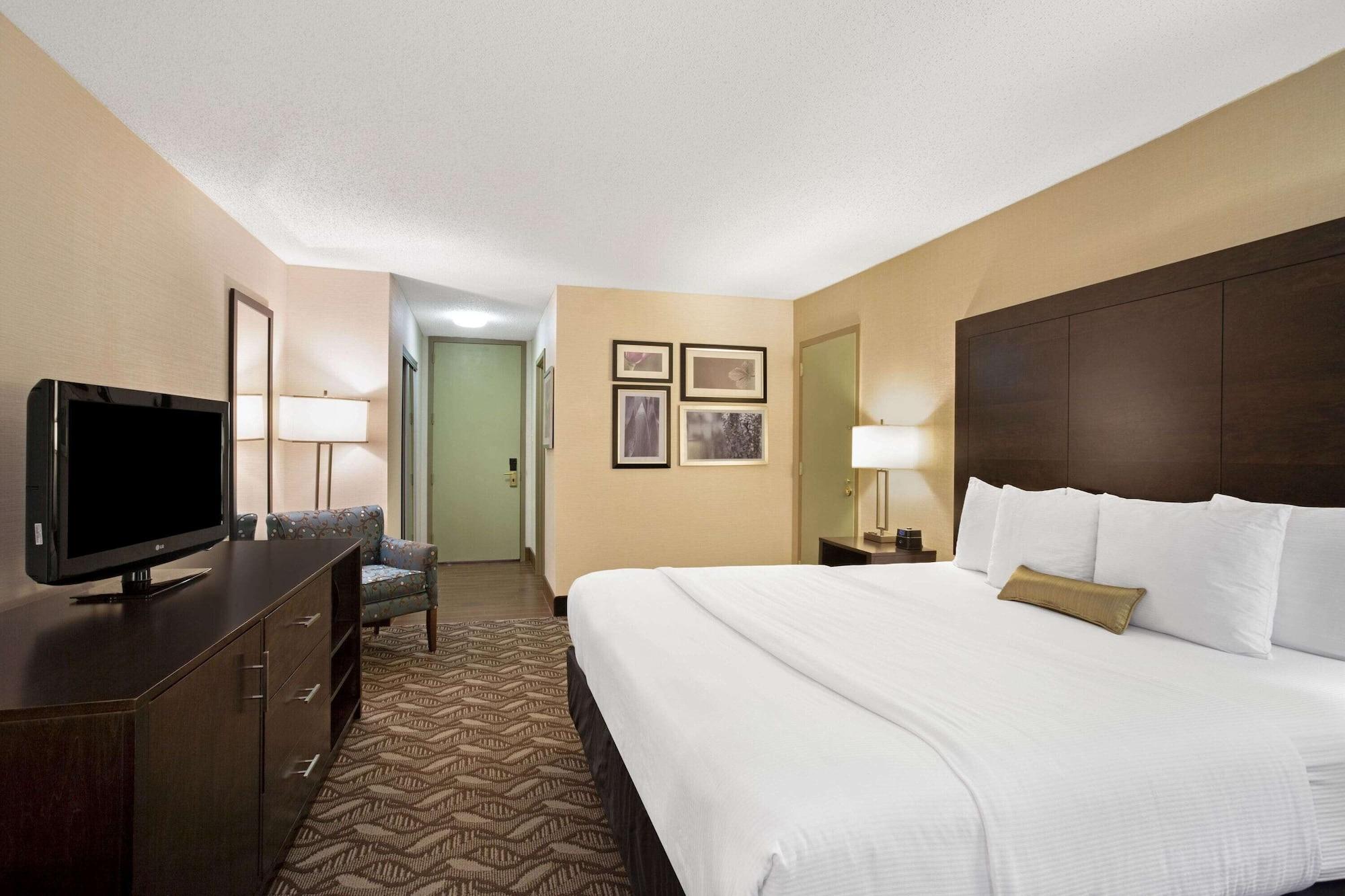 La Quinta By Wyndham Springfield Otel Dış mekan fotoğraf
